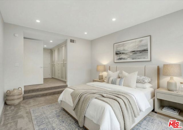 1260 S Beverly Glen Boulevard 304, Los Angeles, CA 90024