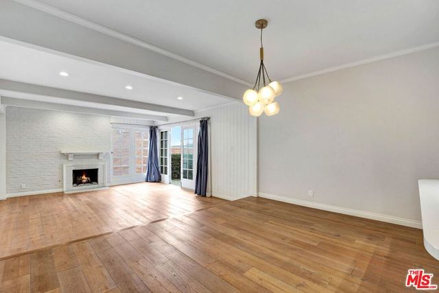 1260 S Beverly Glen Boulevard 304, Los Angeles, CA 90024