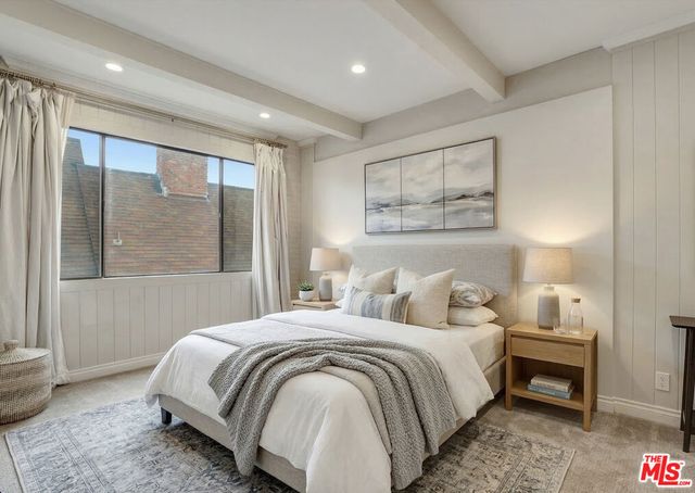 1260 S Beverly Glen Boulevard 304, Los Angeles, CA 90024