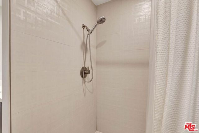 1260 S Beverly Glen Boulevard 304, Los Angeles, CA 90024