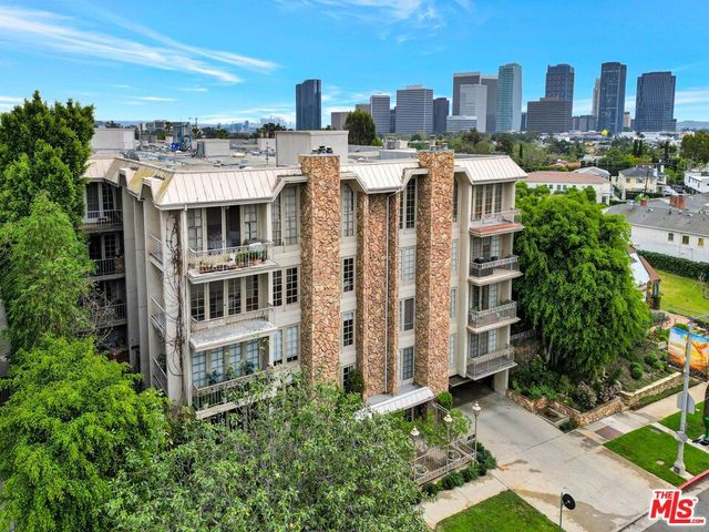 1260 S Beverly Glen Boulevard 304, Los Angeles, CA 90024