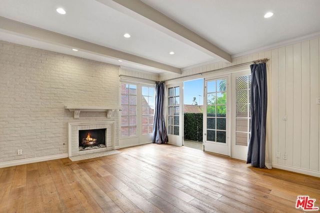 1260 S Beverly Glen Boulevard 304, Los Angeles, CA 90024