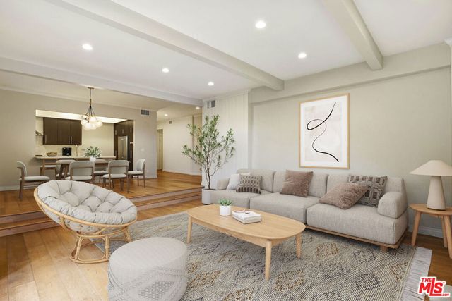1260 S Beverly Glen Boulevard 304, Los Angeles, CA 90024