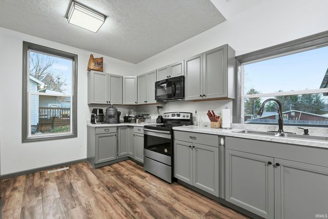 202 W Central Avenue, Lagrange, IN 46761