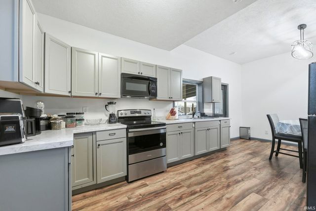 202 W Central Avenue, Lagrange, IN 46761