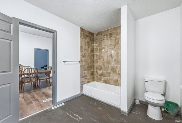 202 W Central Avenue, Lagrange, IN 46761