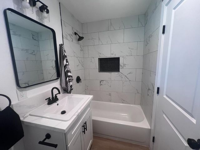 2952 E Gettysburg Avenue, Fresno, CA 93726