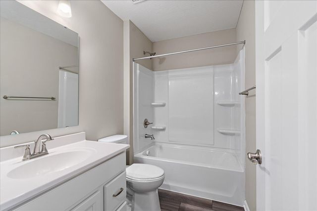 4726 Bentwood Hills Drive, 6-302, Wilder, KY 41071