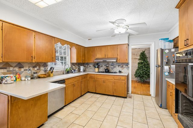 521 Westwood Dr, Tullahoma, TN 37388