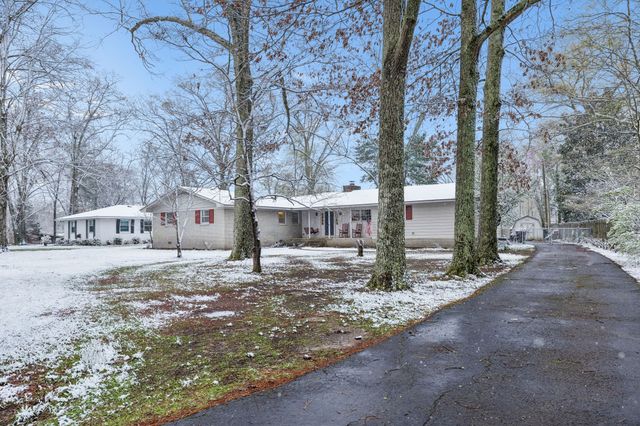 521 Westwood Dr, Tullahoma, TN 37388