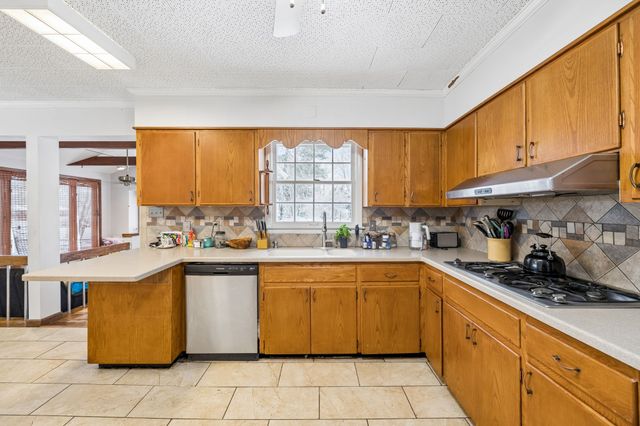 521 Westwood Dr, Tullahoma, TN 37388