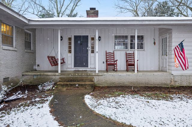 521 Westwood Dr, Tullahoma, TN 37388