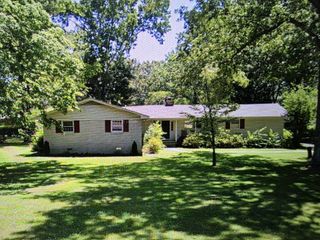 521 Westwood Dr, Tullahoma, TN 37388