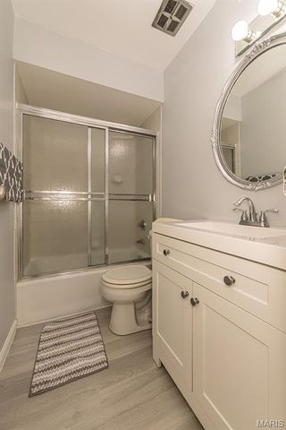 4327 Chateau De Ville Drive, St Louis, MO 63129