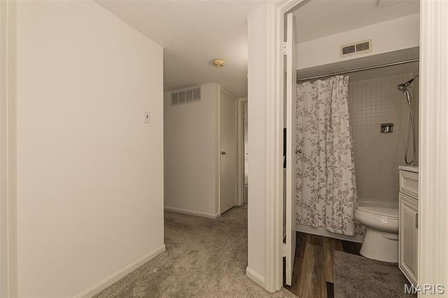 4327 Chateau De Ville Drive, St Louis, MO 63129