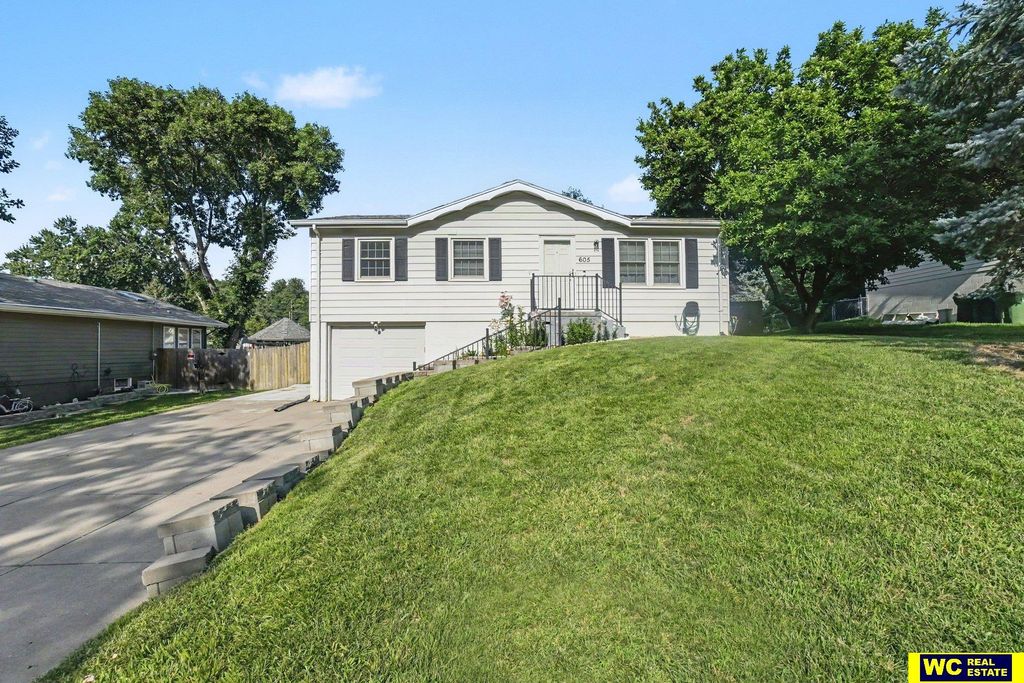 605 N 4 Street, Bellevue, NE 68005
