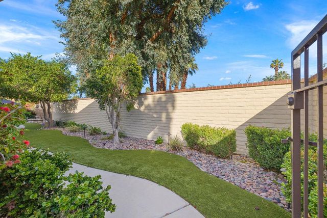338 Paseo Primavera, Palm Desert, CA 92260