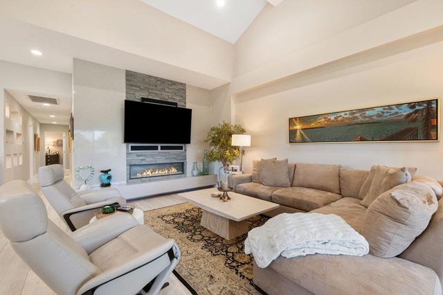 338 Paseo Primavera, Palm Desert, CA 92260