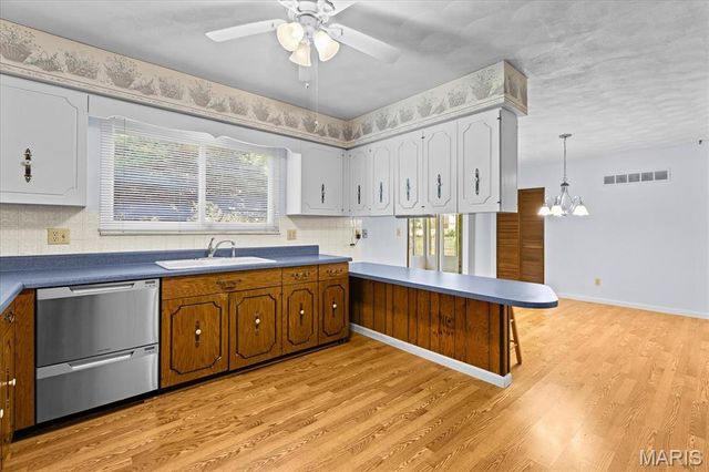 912 Reiss Road, O'fallon, IL 62269