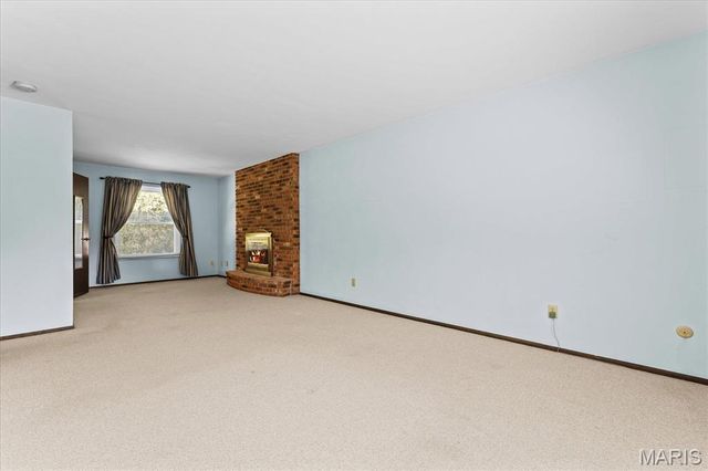 912 Reiss Road, O'fallon, IL 62269