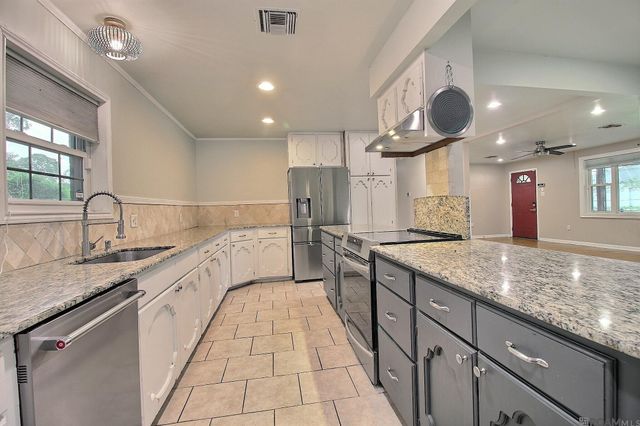 7345 Government St, Baton Rouge, LA 70806