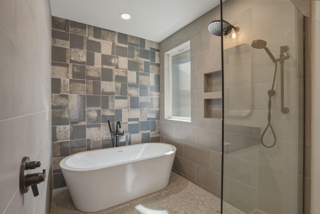 61807 Fall Creek Loop, Bend, OR 97702