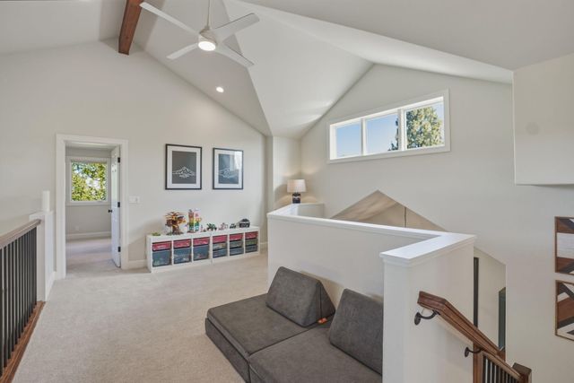 61807 Fall Creek Loop, Bend, OR 97702