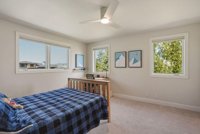 61807 Fall Creek Loop, Bend, OR 97702