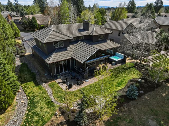 61807 Fall Creek Loop, Bend, OR 97702