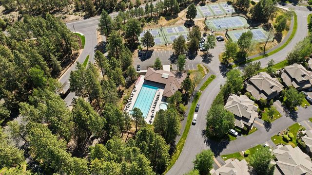 61807 Fall Creek Loop, Bend, OR 97702