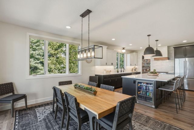 61807 Fall Creek Loop, Bend, OR 97702