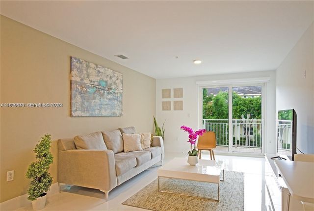 10950 NW 82nd St 204, Doral, FL 33178