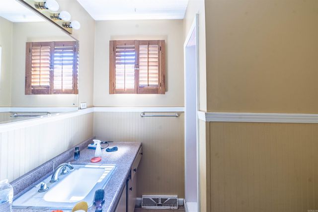 1110 N Division St, Forrest City, AR 72335