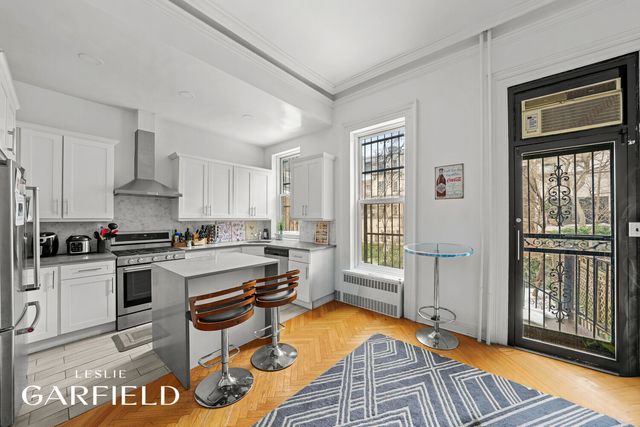 347 E 19TH Street, New York City, NY 10003