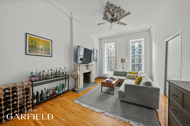 347 E 19TH Street, New York City, NY 10003