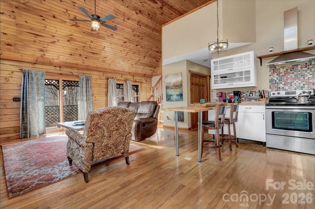 135 Pretty Ridge Road, Maggie Valley, NC 28751