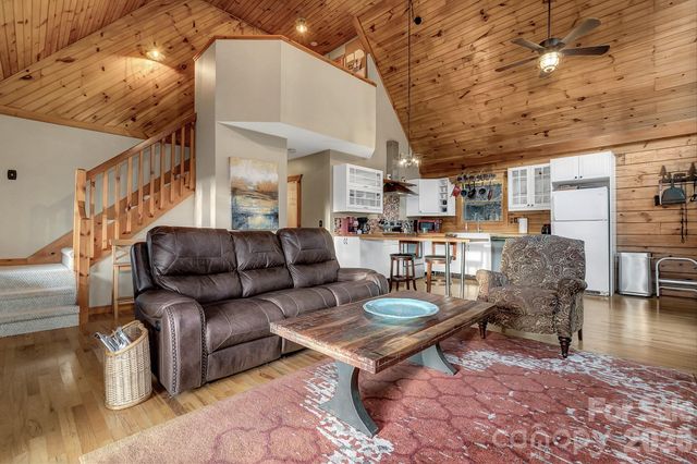 135 Pretty Ridge Road, Maggie Valley, NC 28751