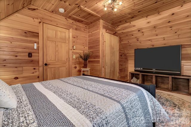 135 Pretty Ridge Road, Maggie Valley, NC 28751