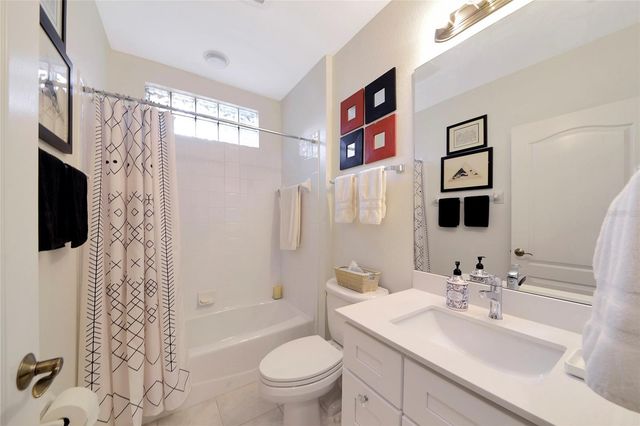 111 AUBURN WOODS CIRCLE, Venice, FL 34292