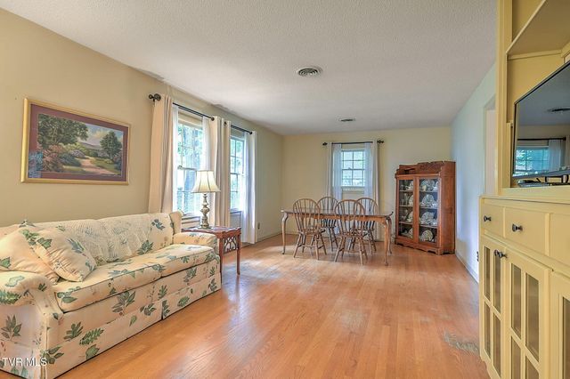 1410 Brentwood Drive, Greeneville, TN 37743