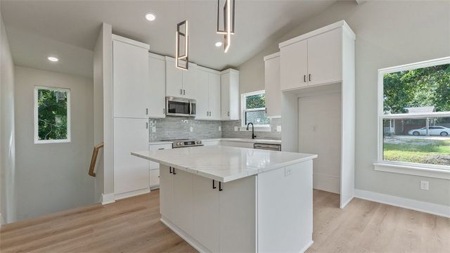 7 Embleton Drive, Bella Vista, AR 72714