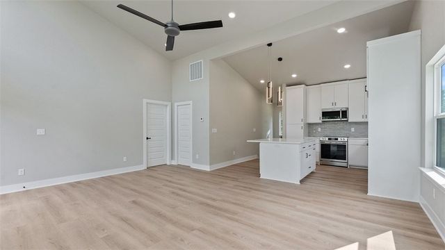 7 Embleton Drive, Bella Vista, AR 72714