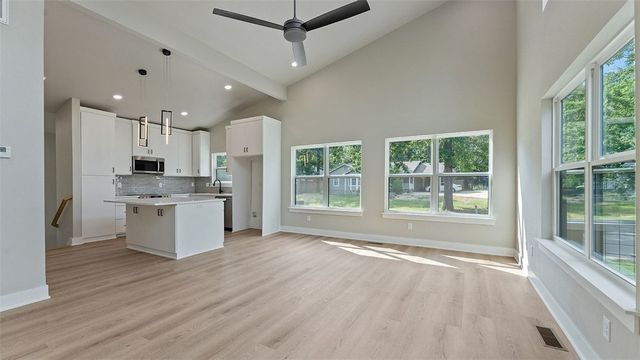 7 Embleton Drive, Bella Vista, AR 72714