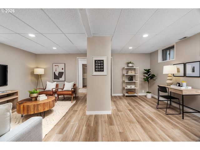 4525 Se 35TH Pl, Portland, OR 97202