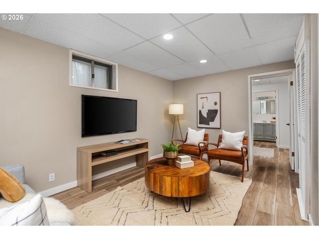 4525 Se 35TH Pl, Portland, OR 97202
