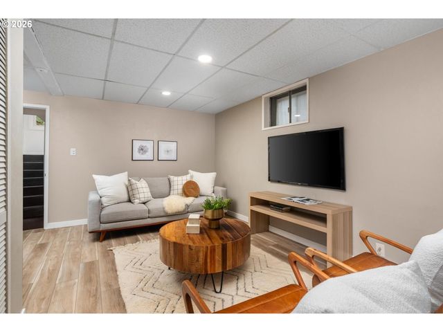 4525 Se 35TH Pl, Portland, OR 97202