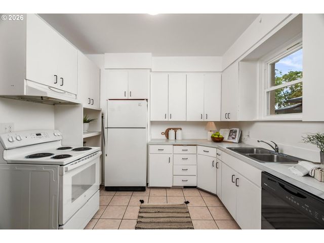 4525 Se 35TH Pl, Portland, OR 97202