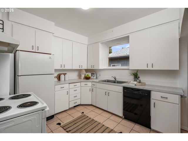 4525 Se 35TH Pl, Portland, OR 97202