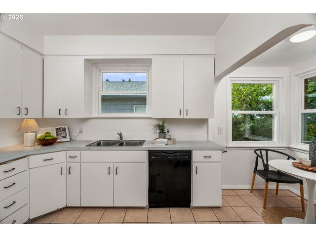 4525 Se 35TH Pl, Portland, OR 97202