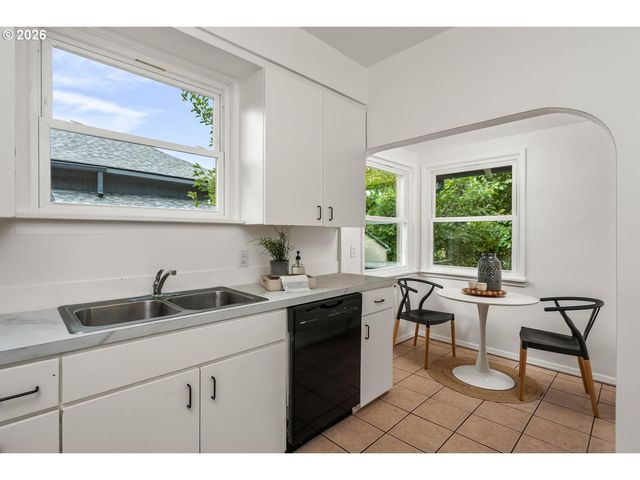 4525 Se 35TH Pl, Portland, OR 97202